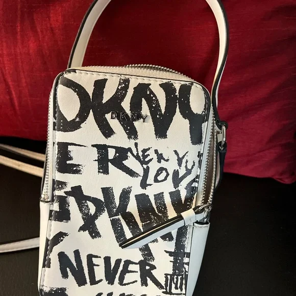 DKNY Phone Crossbody Bag Purse Small  Pockets Faux Leather Graffiti New York - Picture 2 of 7